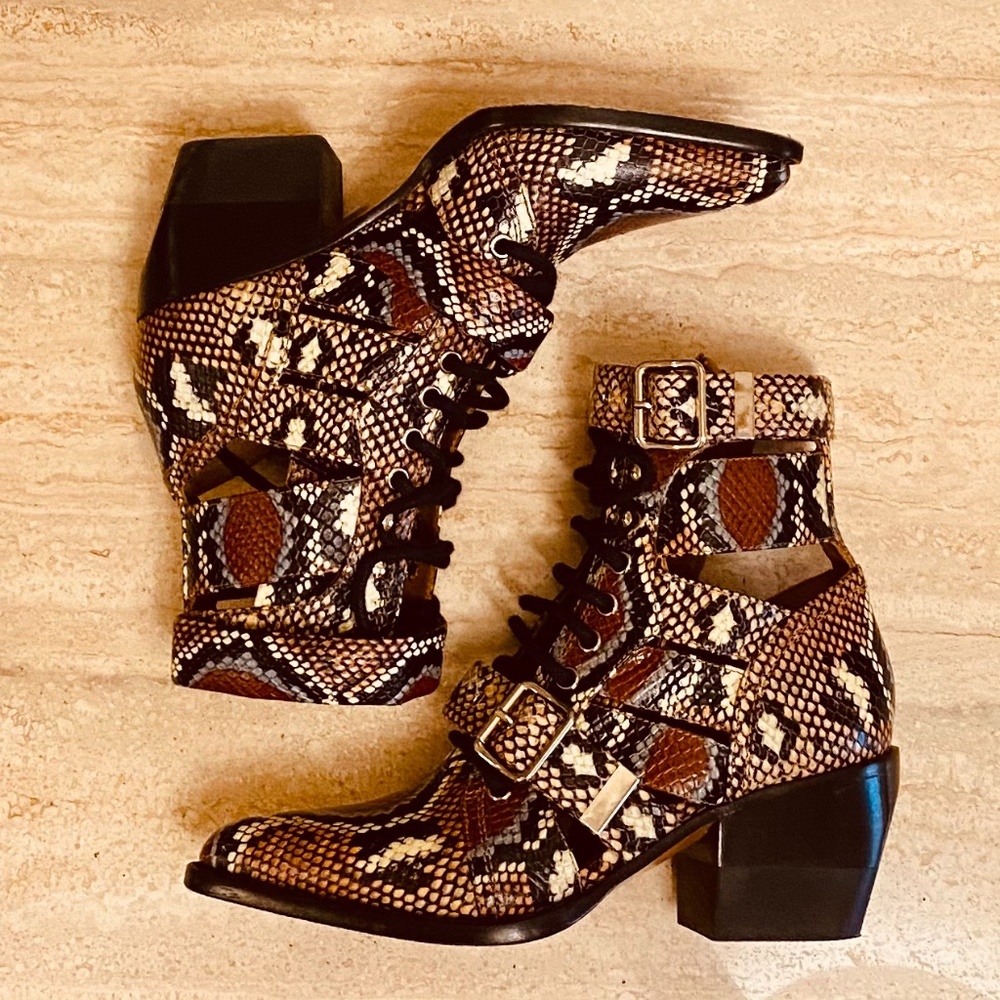 CHLOE Rylee Cutout Ankle Boot